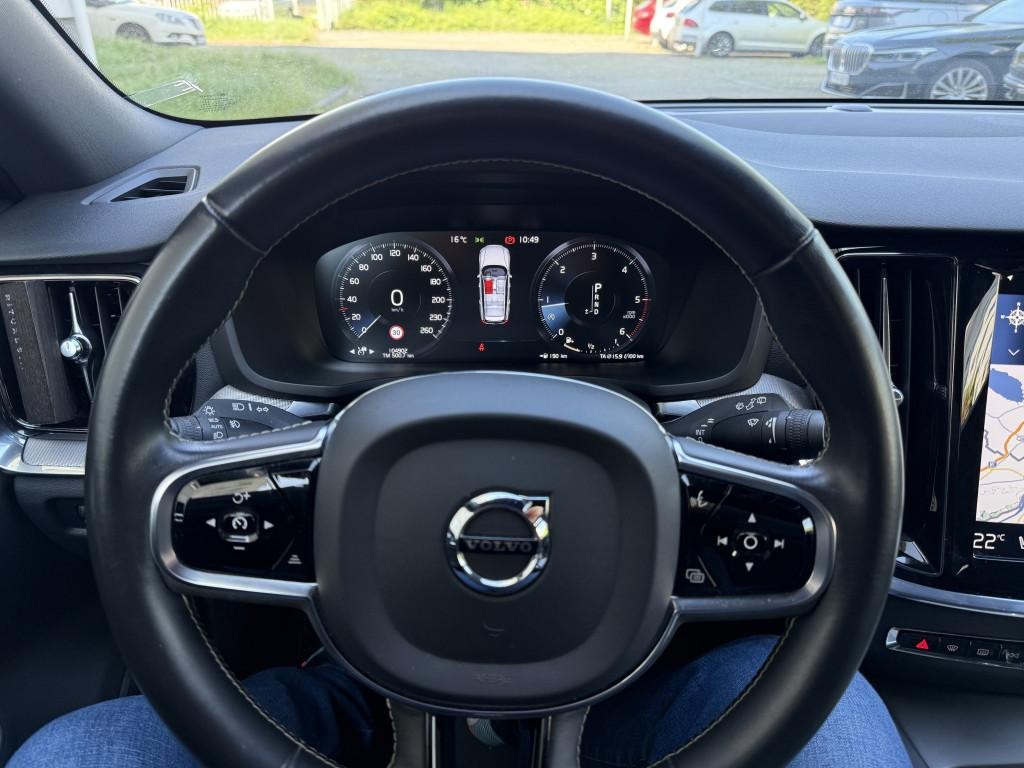 Volvo V60 D4 R-Design AWD A/T