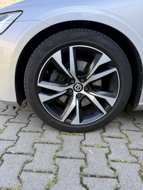 Volvo V60 D4 R-Design AWD A/T