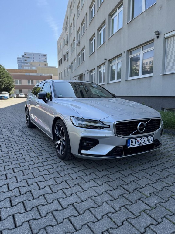 Volvo V60 D4 R-Design AWD A/T