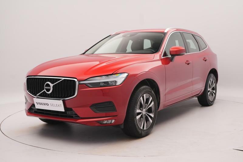 Volvo XC60 B4 AWD MOMENTUM PRO CZ 1.maj