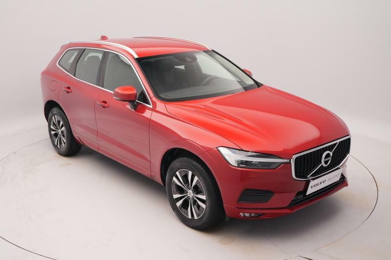 Volvo XC60 B4 AWD MOMENTUM PRO CZ 1.maj