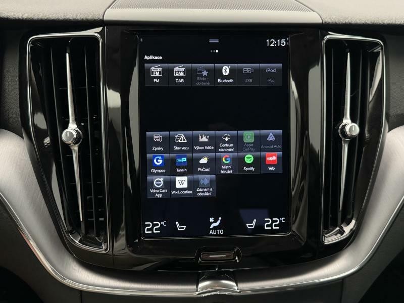Volvo XC60 B4 AWD MOMENTUM PRO CZ 1.maj