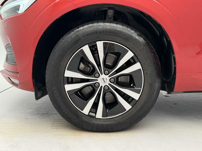 Volvo XC60 B4 AWD MOMENTUM PRO CZ 1.maj