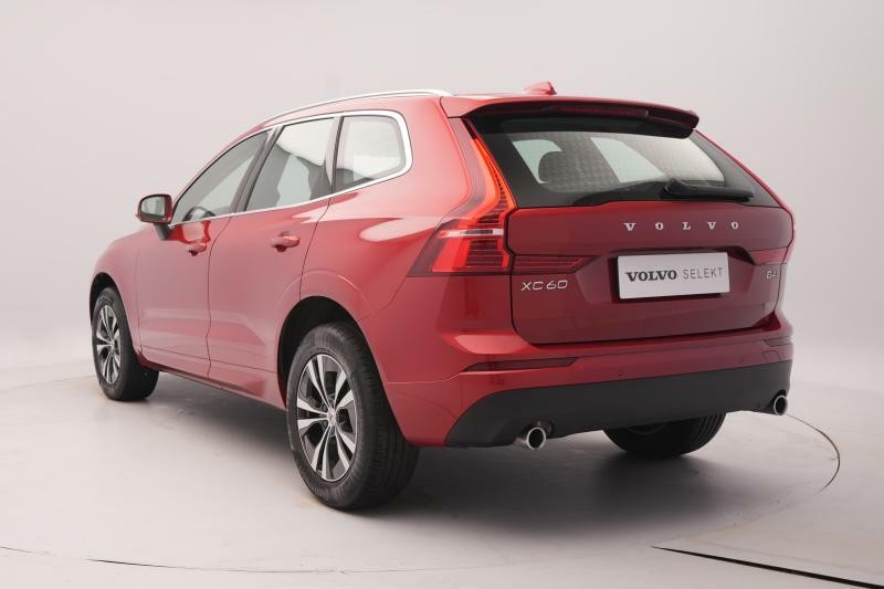 Volvo XC60 B4 AWD MOMENTUM PRO CZ 1.maj