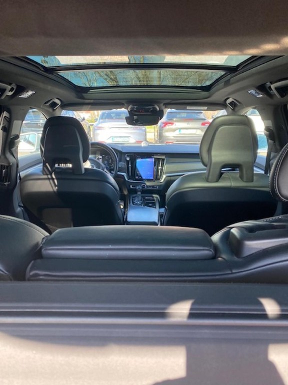 Volvo V90 D5 2.0L R-Design AWD A/T