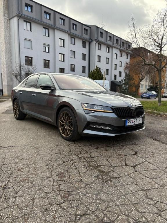 Škoda Superb 2.0 TDI SCR Sportline 4x4 DSG