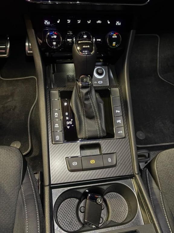 Škoda Superb 2.0 TDI SCR Sportline 4x4 DSG