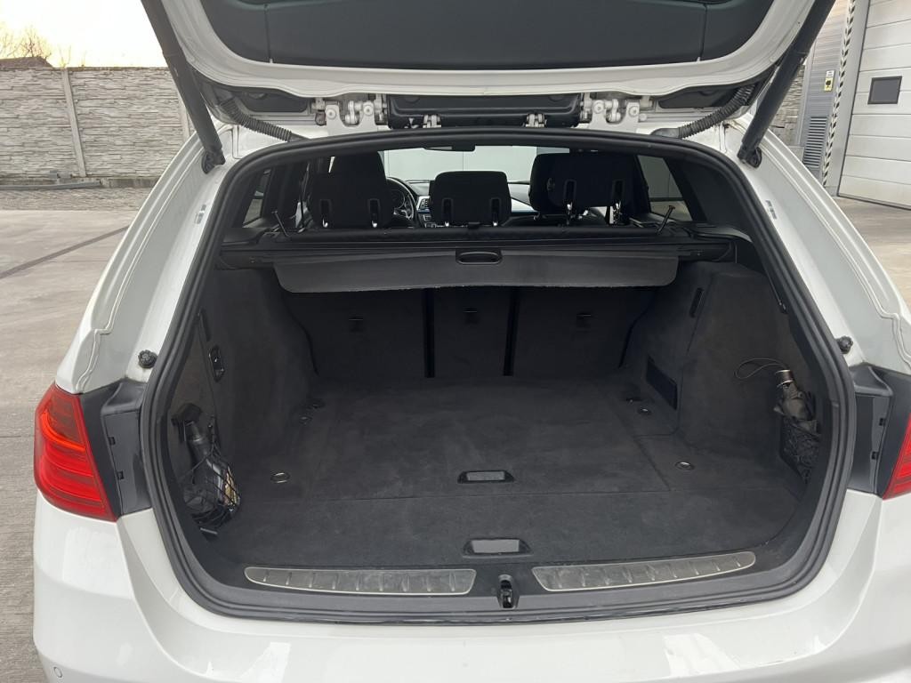 BMW rad 3 Touring 320d Touring A/T