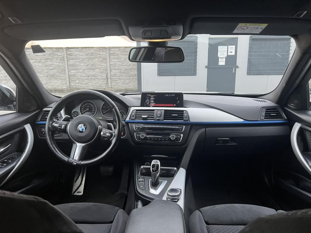 BMW rad 3 Touring 320d Touring A/T
