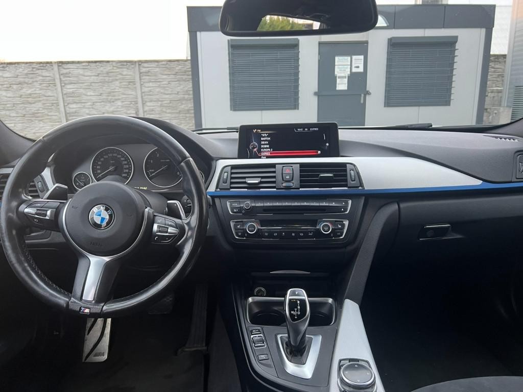 BMW rad 3 Touring 320d Touring A/T