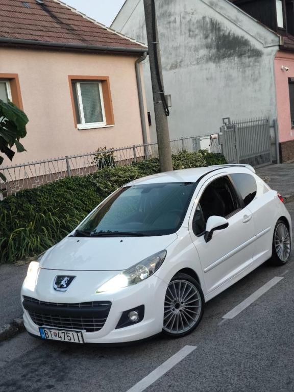 Peugeot 207 Coupé 128kw Manuál