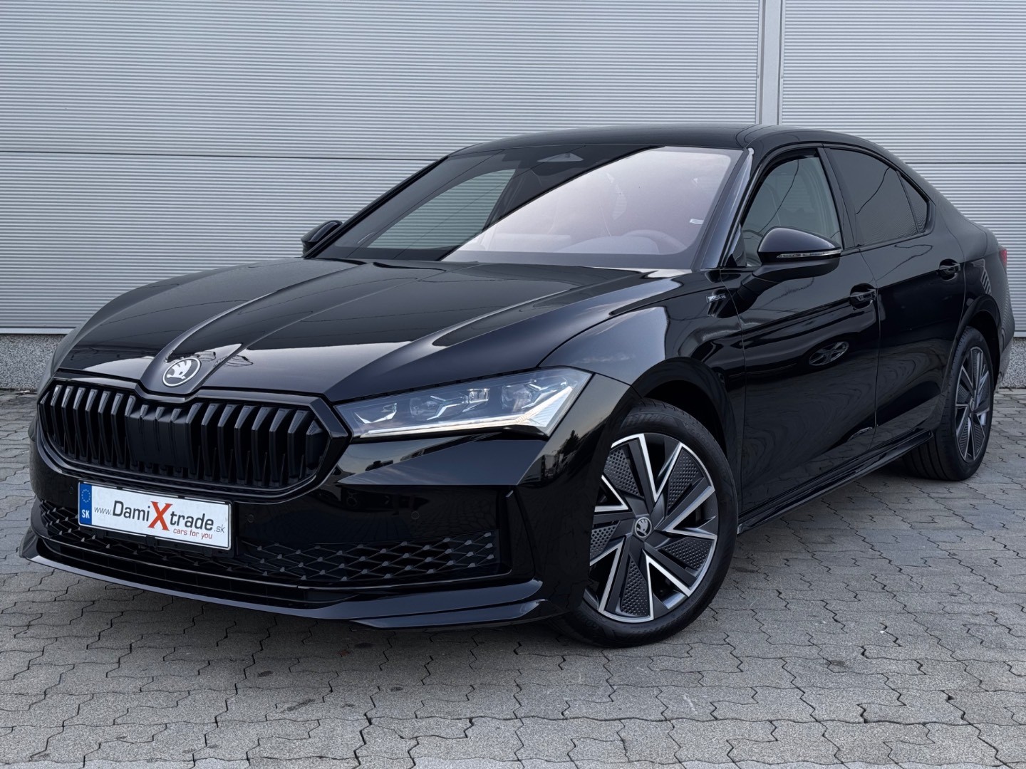 Škoda Superb Sportline 2.0 TSI 195kW 7DSG 4x4 NOVÝ