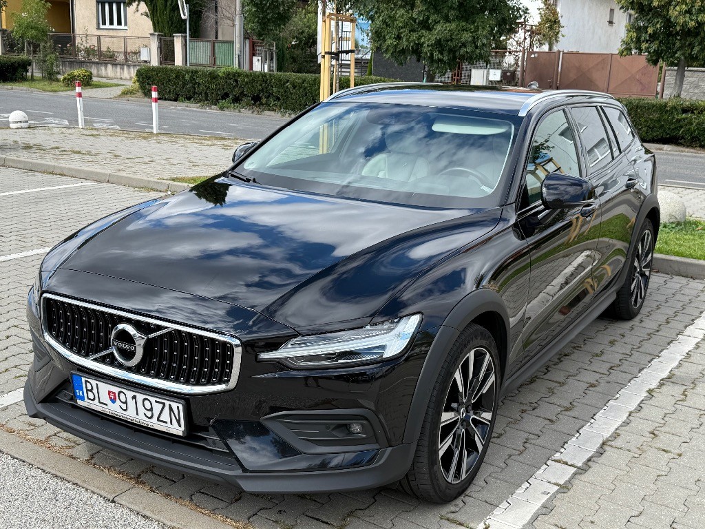 Volvo V60 Cross Country D4 2.0L Momentum A/T AWD