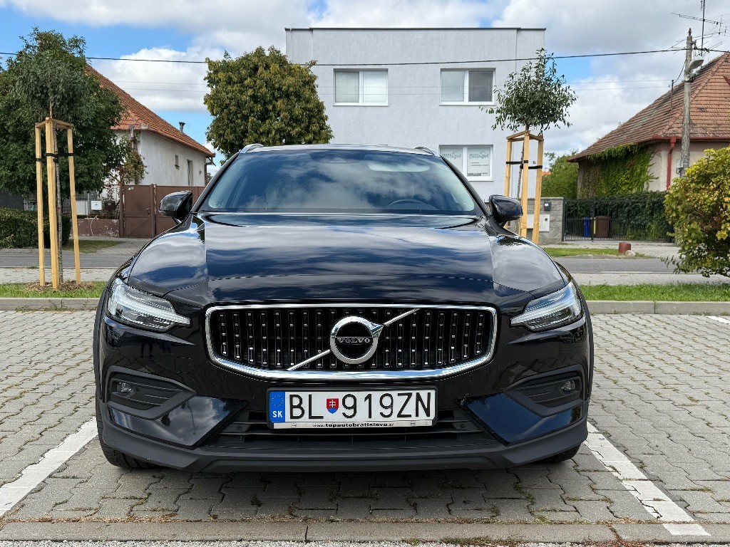 Volvo V60 Cross Country D4 2.0L Momentum A/T AWD