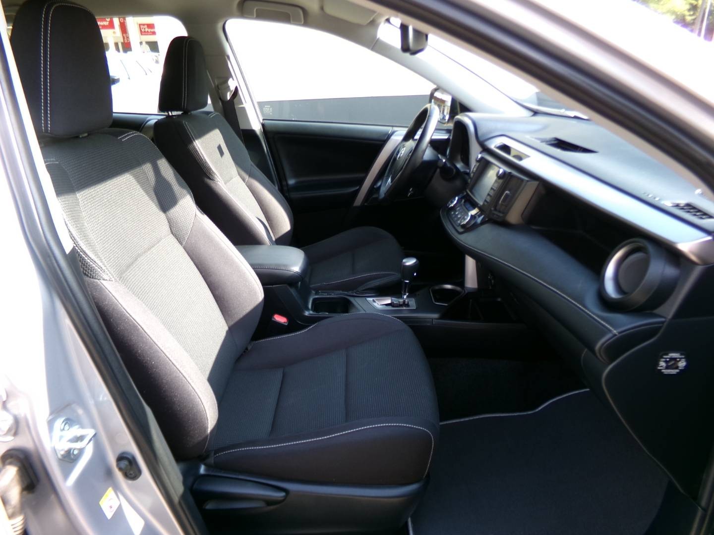 Toyota RAV4 2.5 Hybrid AWD e-four,197 PS,automat,kamera,navigácia,LED