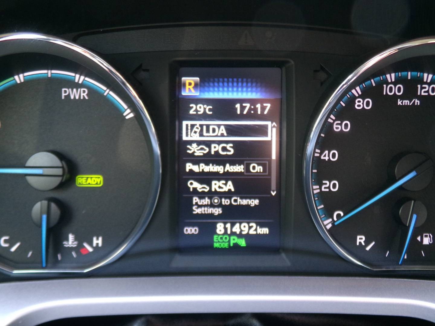 Toyota RAV4 2.5 Hybrid AWD e-four,197 PS,automat,kamera,navigácia,LED
