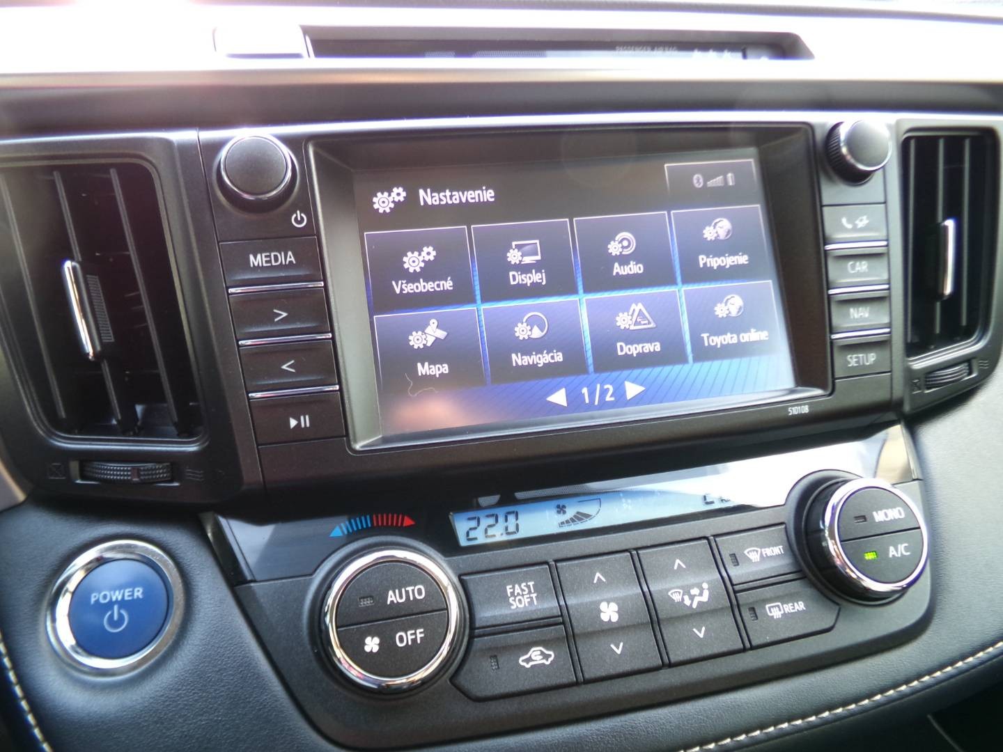 Toyota RAV4 2.5 Hybrid AWD e-four,197 PS,automat,kamera,navigácia,LED