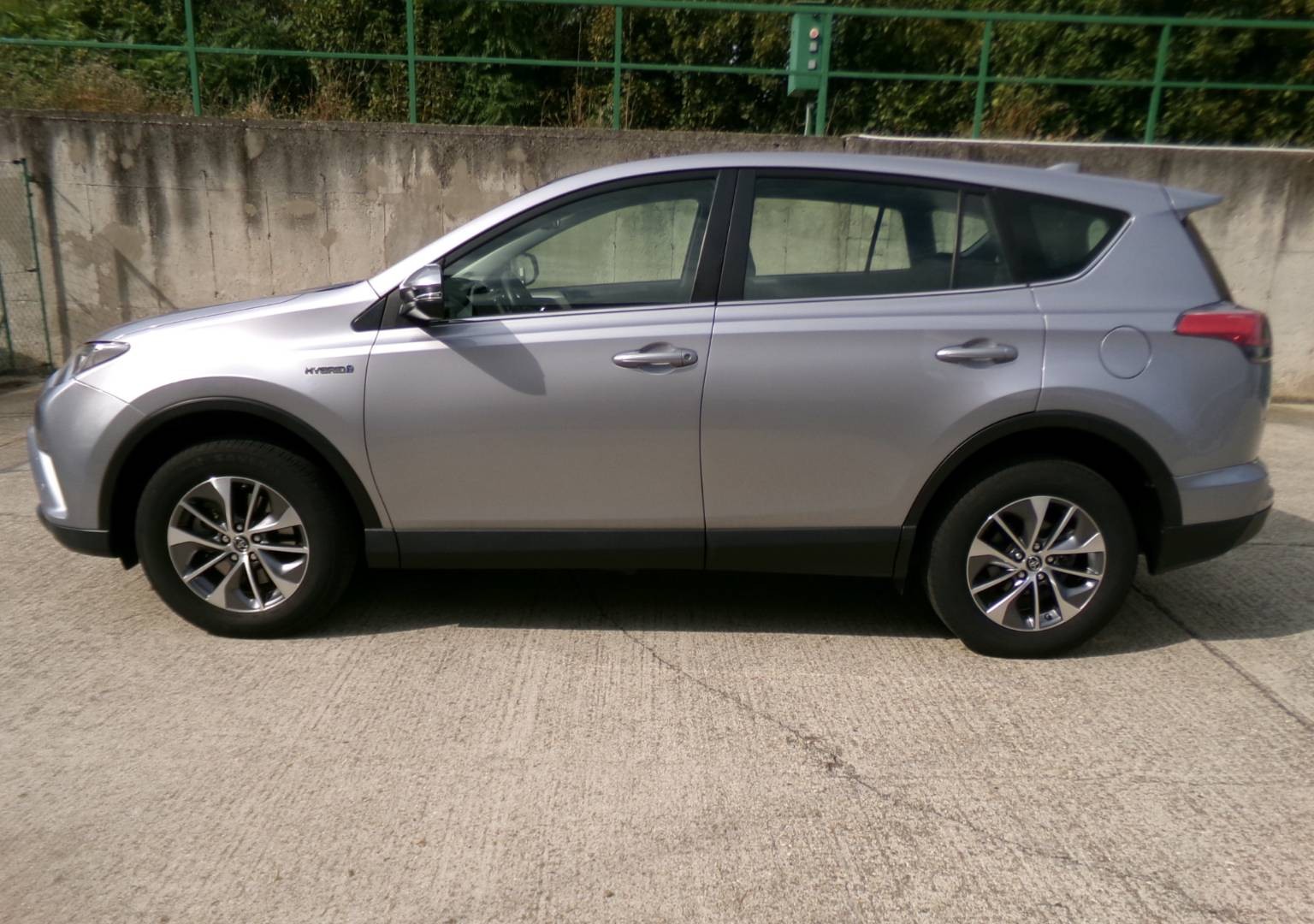 Toyota RAV4 2.5 Hybrid AWD e-four,197 PS,automat,kamera,navigácia,LED