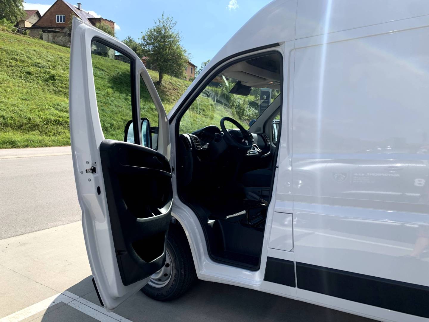Peugeot Boxer Furgon 335 L2H2 2.2 BlueHDi 103 kW / 140 k MT6
