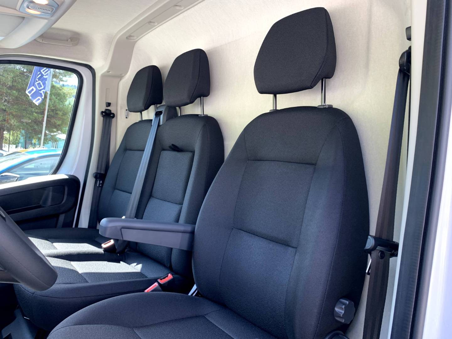 Peugeot Boxer Furgon 335 L2H2 2.2 BlueHDi 103 kW / 140 k MT6