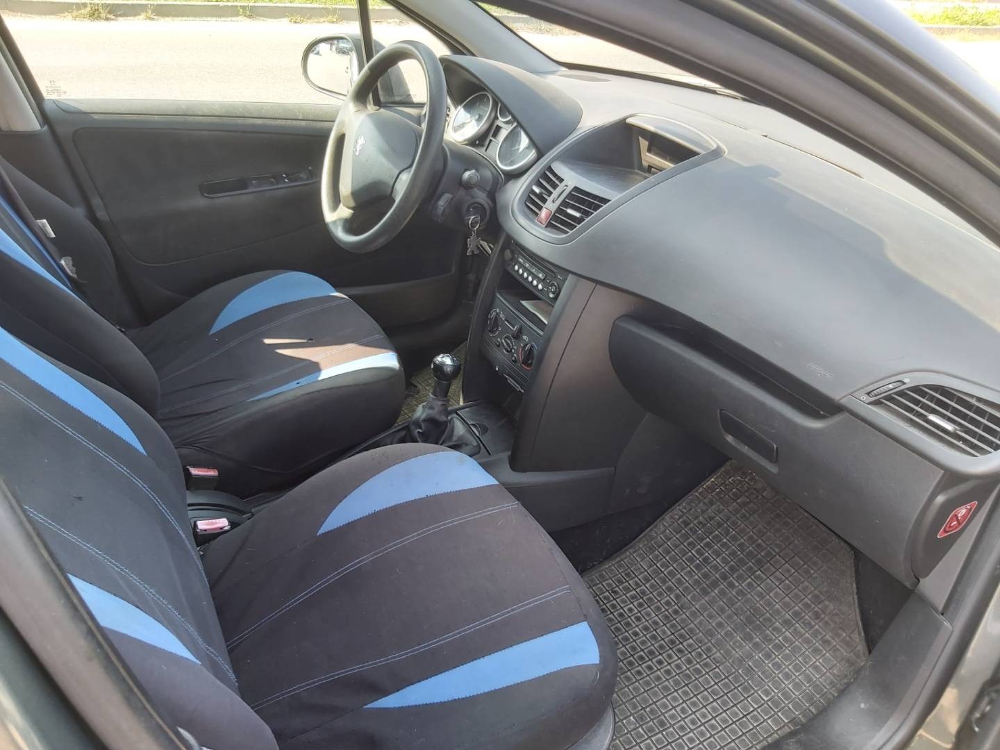 Peugeot 207 1.4e Slovakia Globe