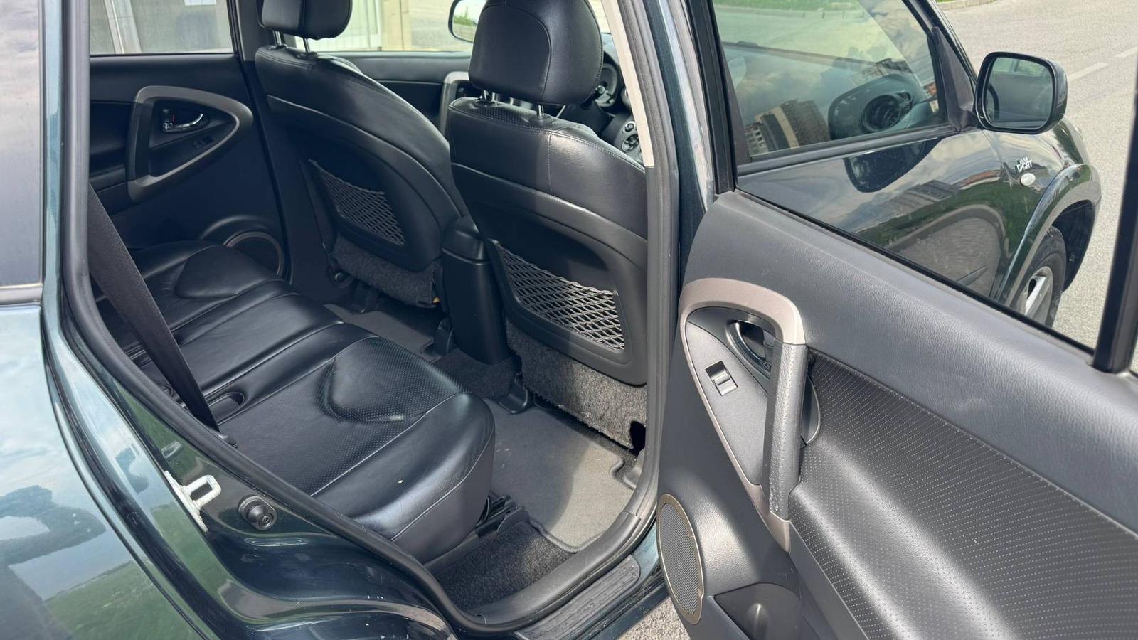 Toyota RAV4 2.2 D-4D 180  X