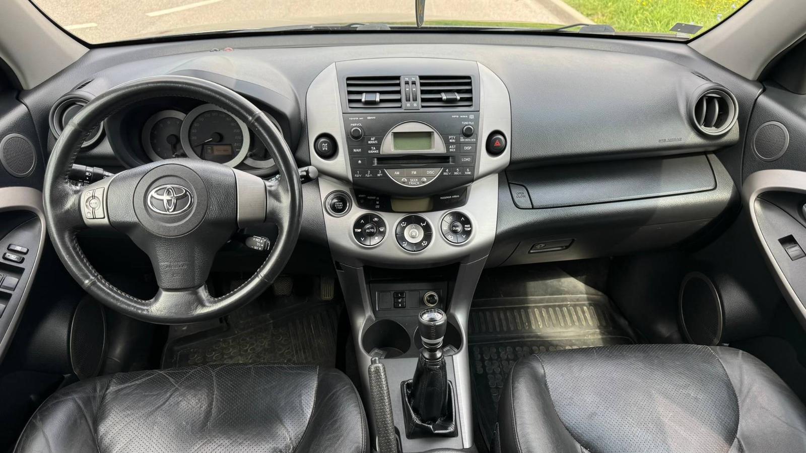 Toyota RAV4 2.2 D-4D 180  X