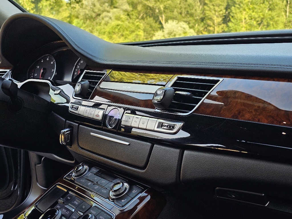 Audi A8 Limuzína 273kw Automat
