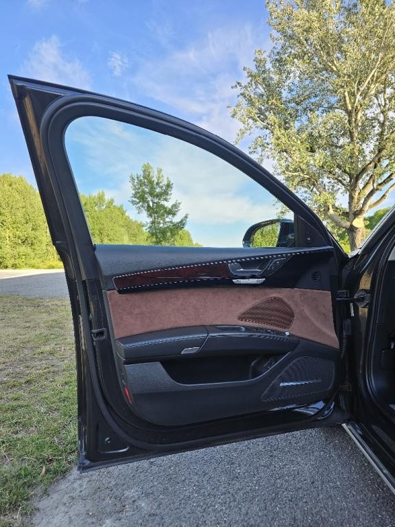 Audi A8 Limuzína 273kw Automat