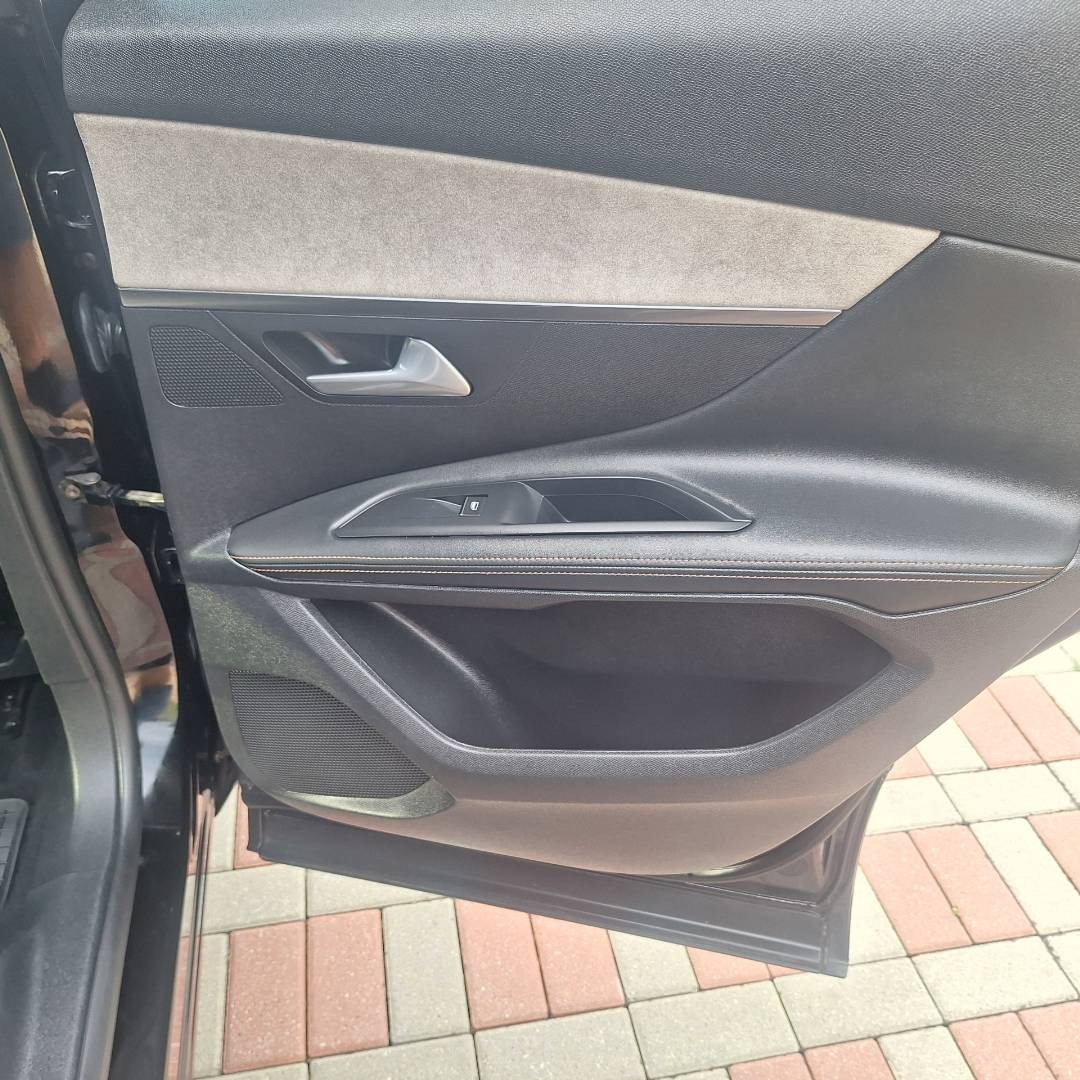Peugeot 3008 1.6 Hybrid 300k GT A/T