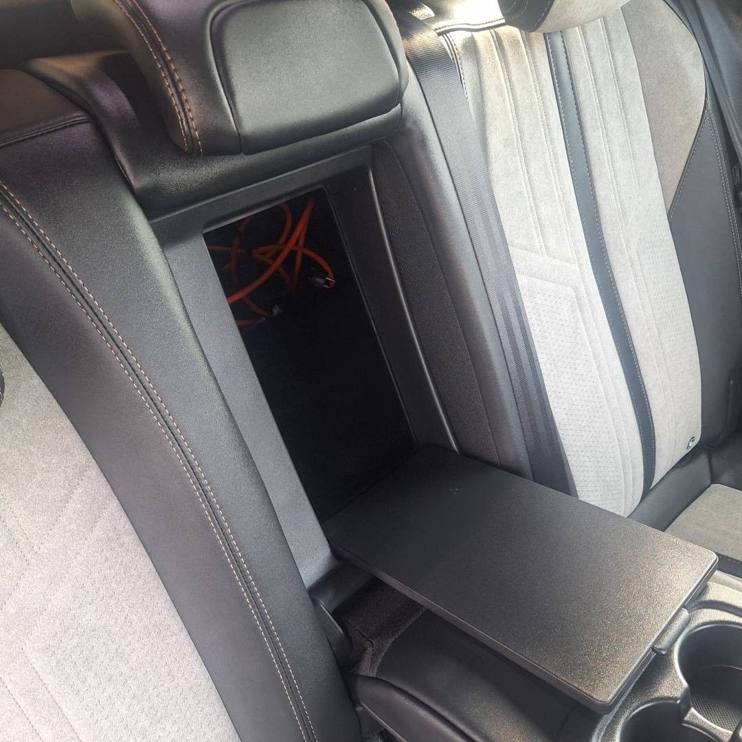Peugeot 3008 1.6 Hybrid 300k GT A/T