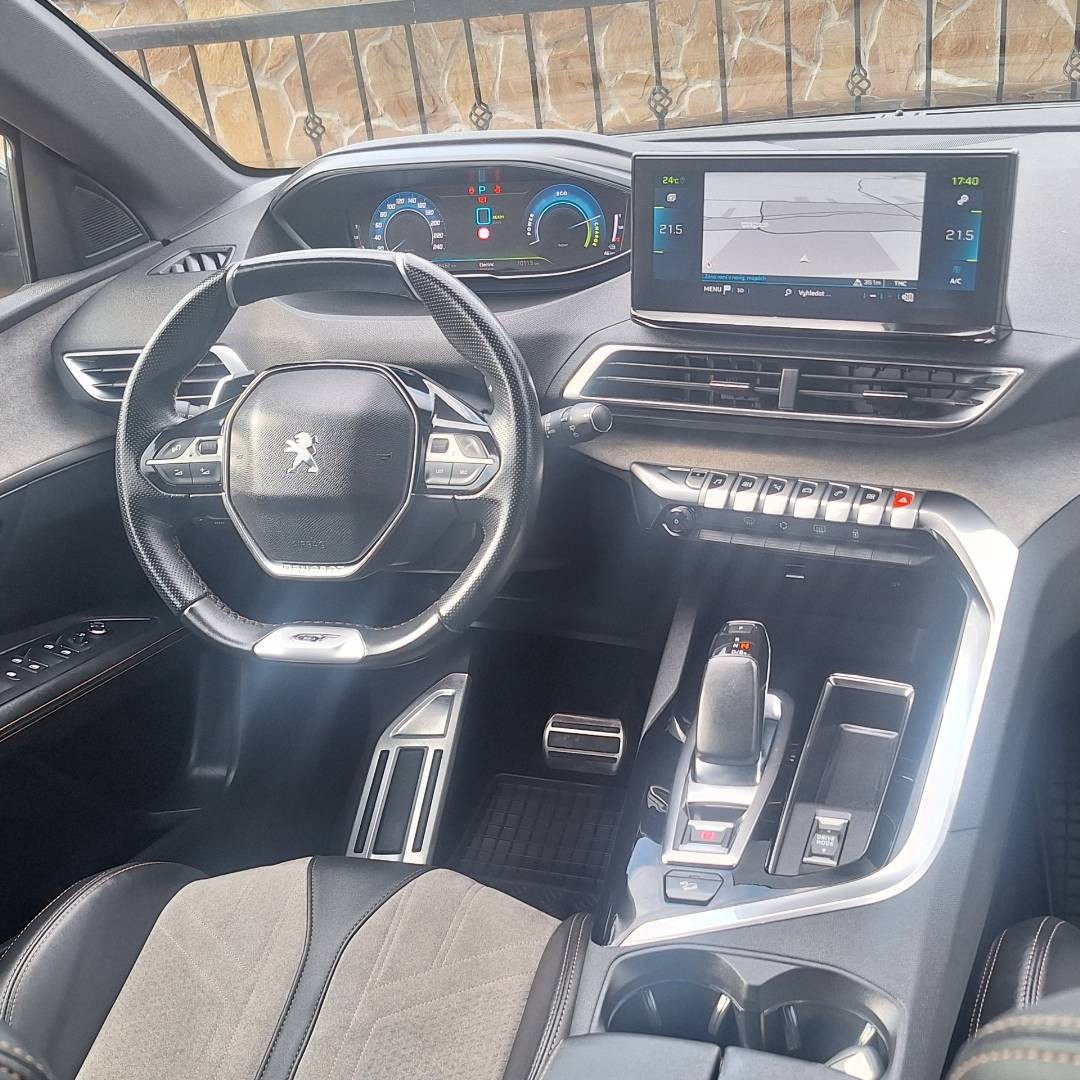 Peugeot 3008 1.6 Hybrid 300k GT A/T