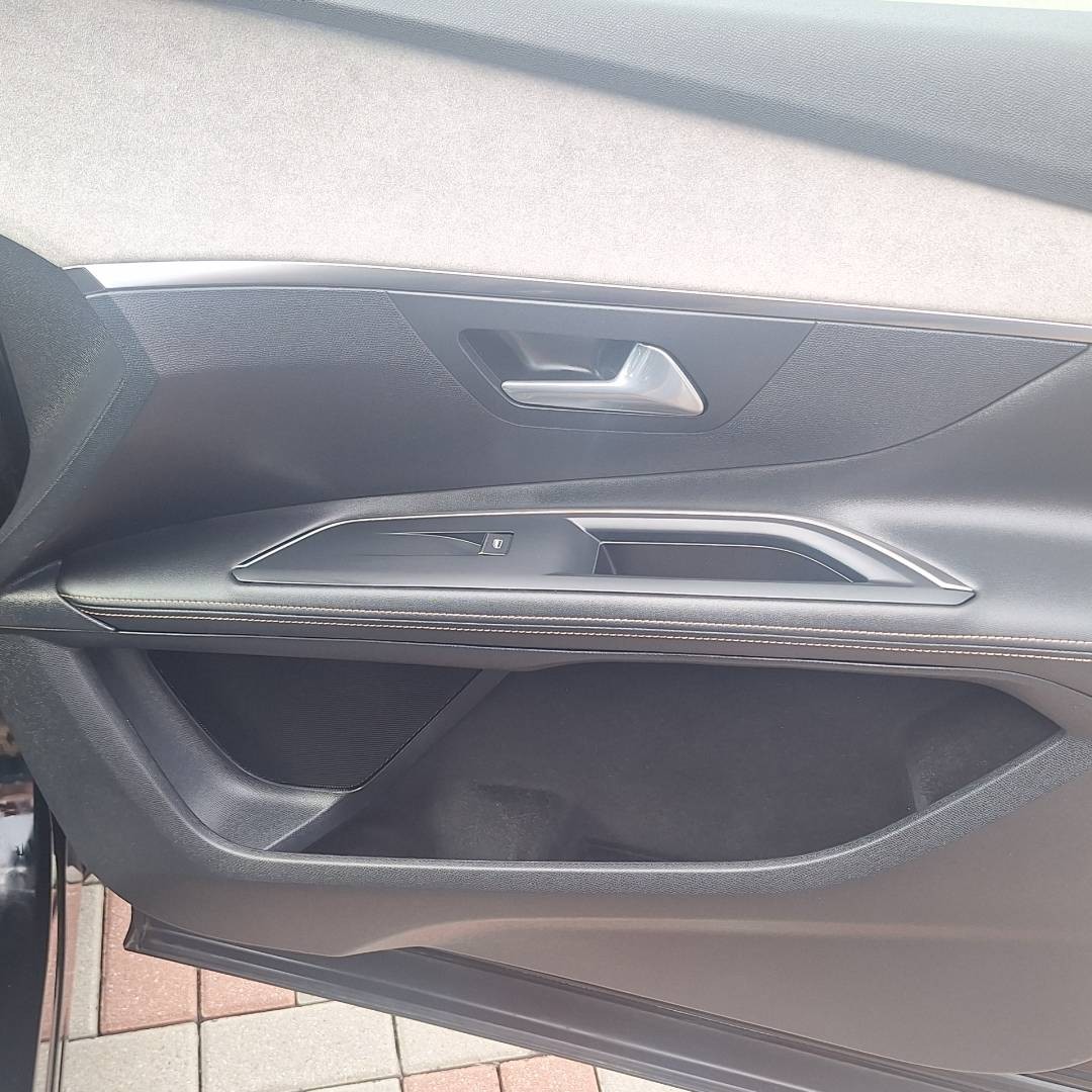 Peugeot 3008 1.6 Hybrid 300k GT A/T