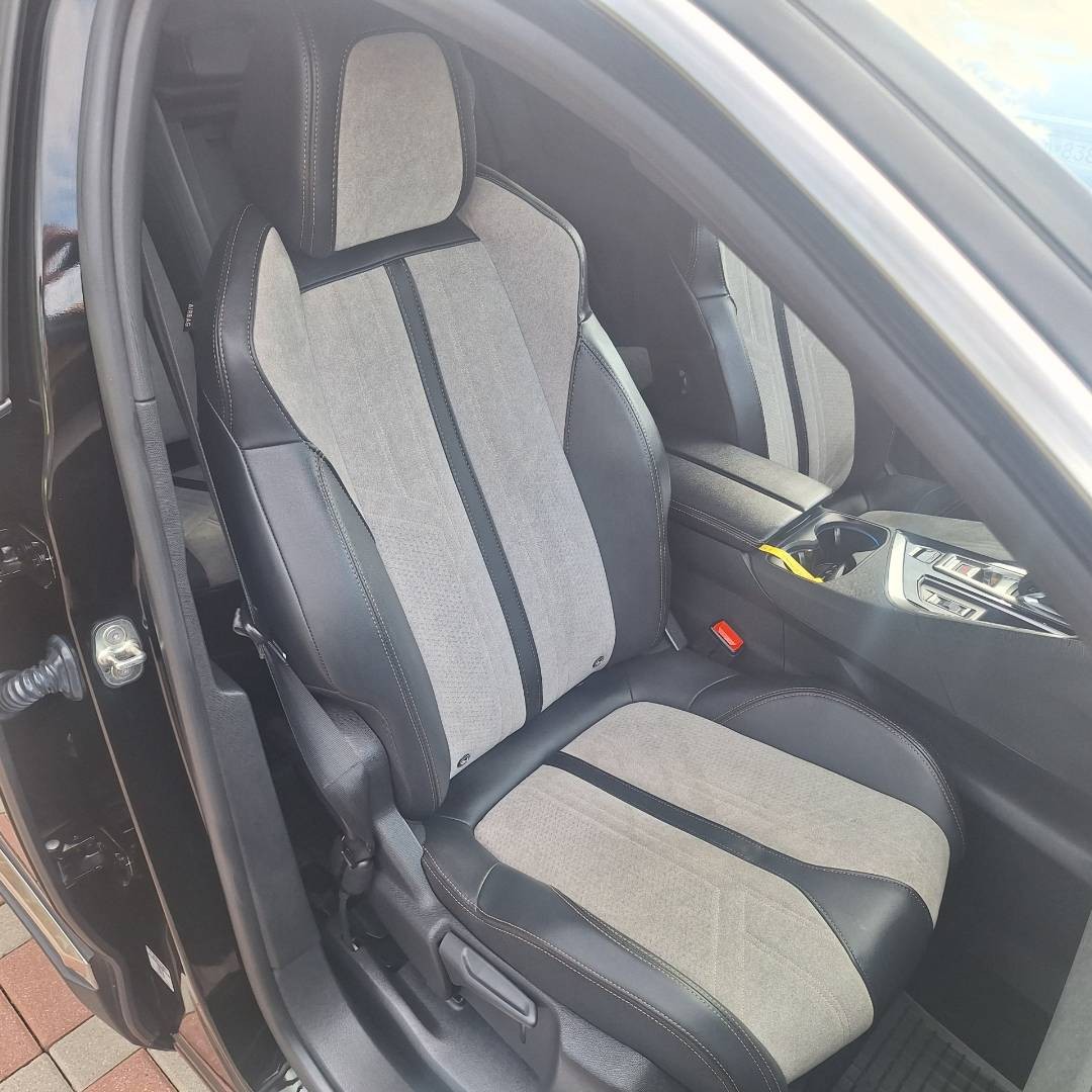 Peugeot 3008 1.6 Hybrid 300k GT A/T