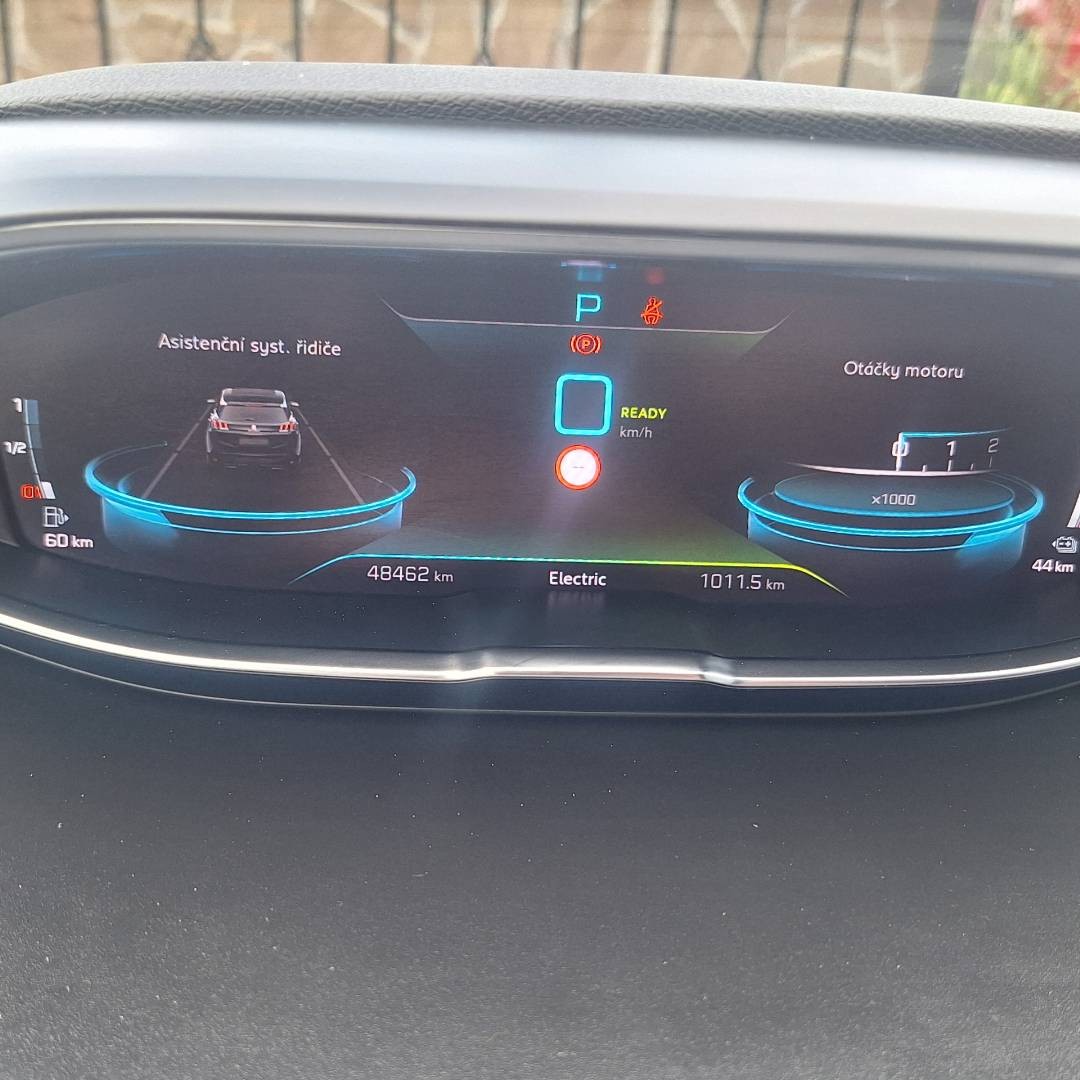 Peugeot 3008 1.6 Hybrid 300k GT A/T