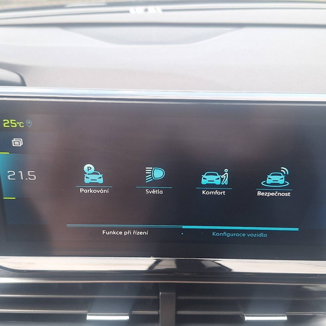 Peugeot 3008 1.6 Hybrid 300k GT A/T