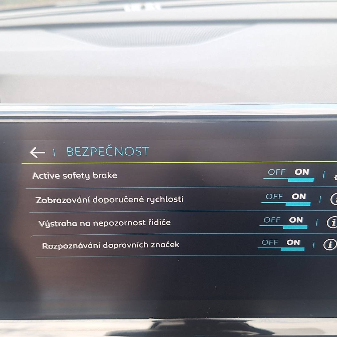 Peugeot 3008 1.6 Hybrid 300k GT A/T