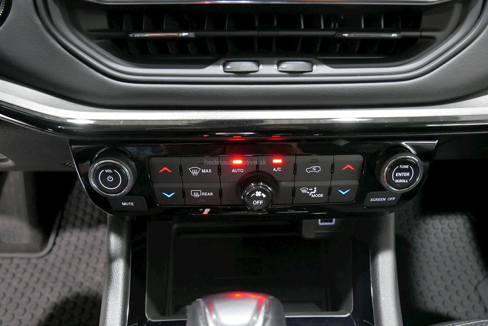 JEEP Compass 1.3 A6 4x4 Plug