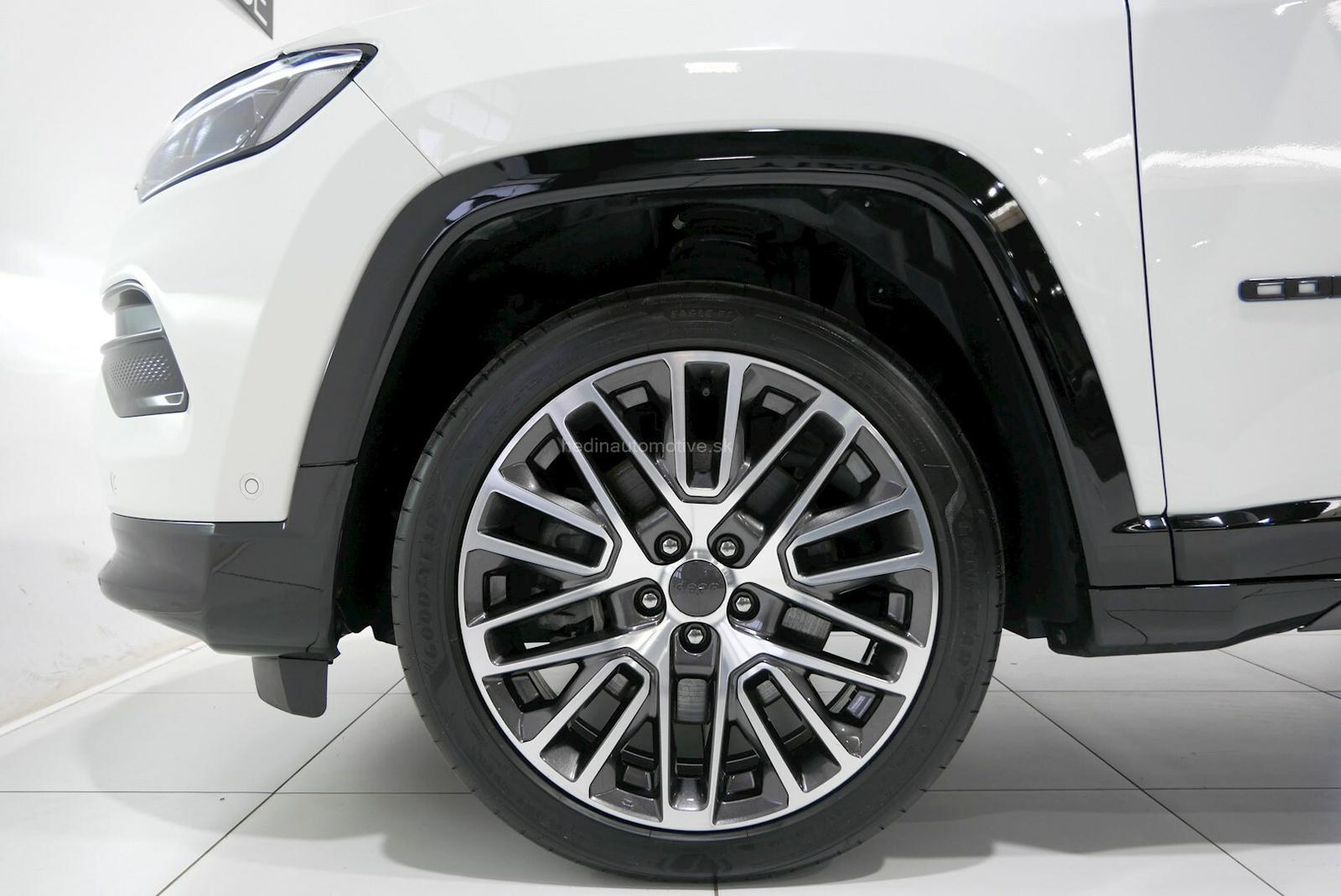 JEEP Compass 1.3 A6 4x4 Plug