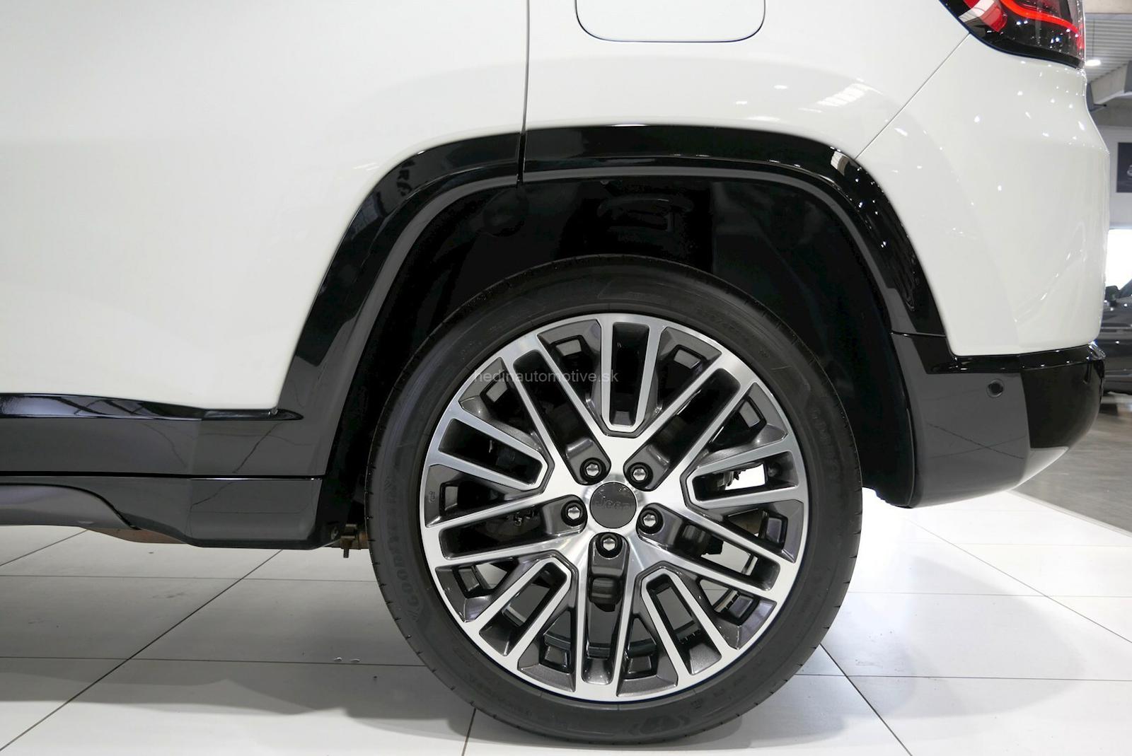JEEP Compass 1.3 A6 4x4 Plug