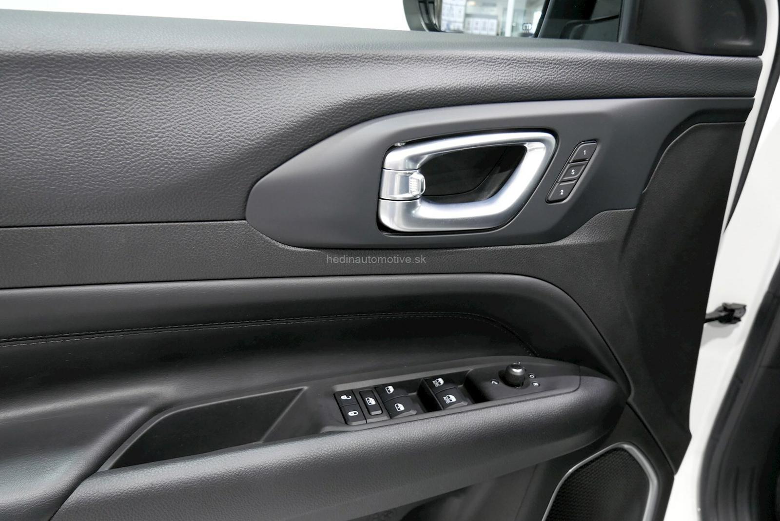 JEEP Compass 1.3 A6 4x4 Plug