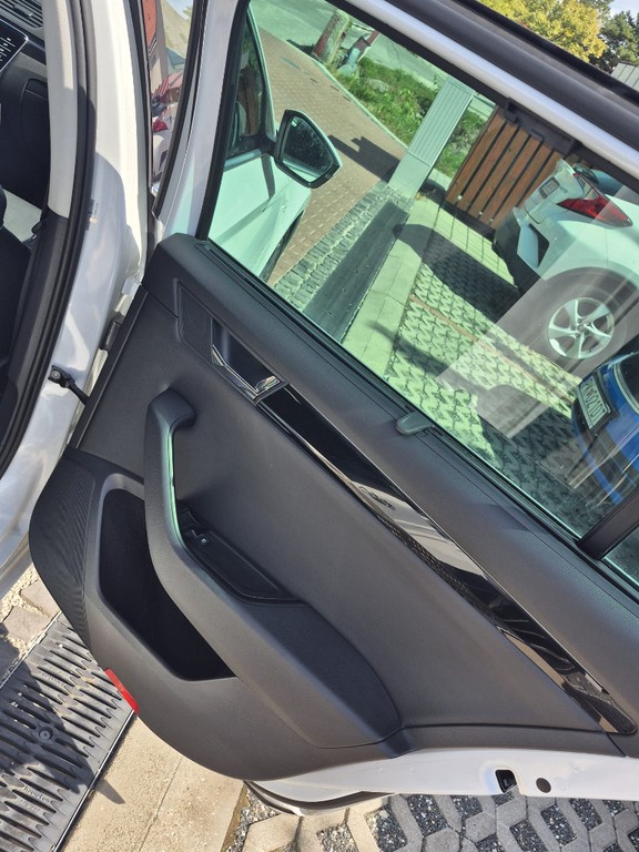 Škoda Superb Combi 2.0 TSI 4x4 L&K DSG