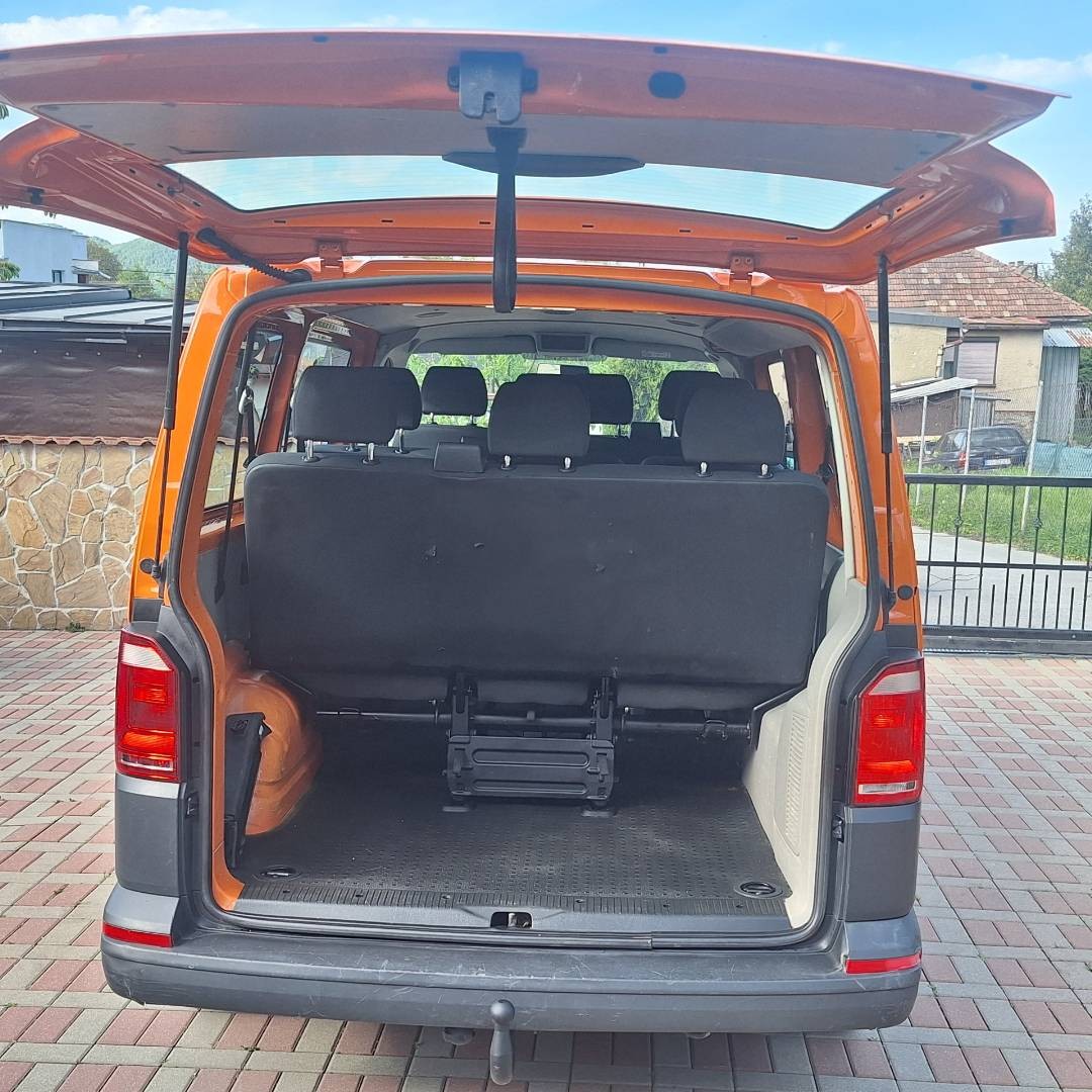 Volkswagen T6 Kombi 2.0 TDI 150k BMT LR 4MOTION 9-Miestné