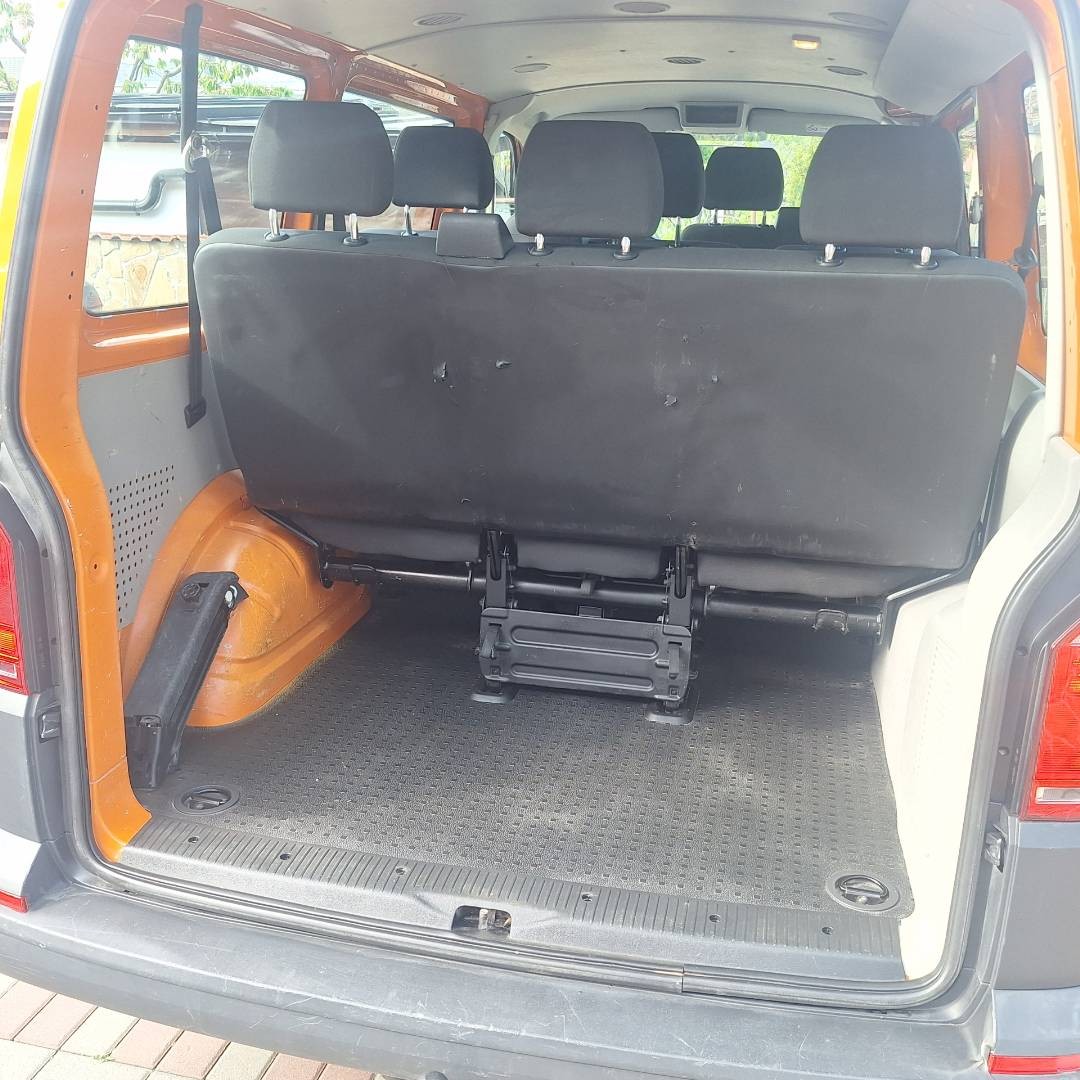 Volkswagen T6 Kombi 2.0 TDI 150k BMT LR 4MOTION 9-Miestné