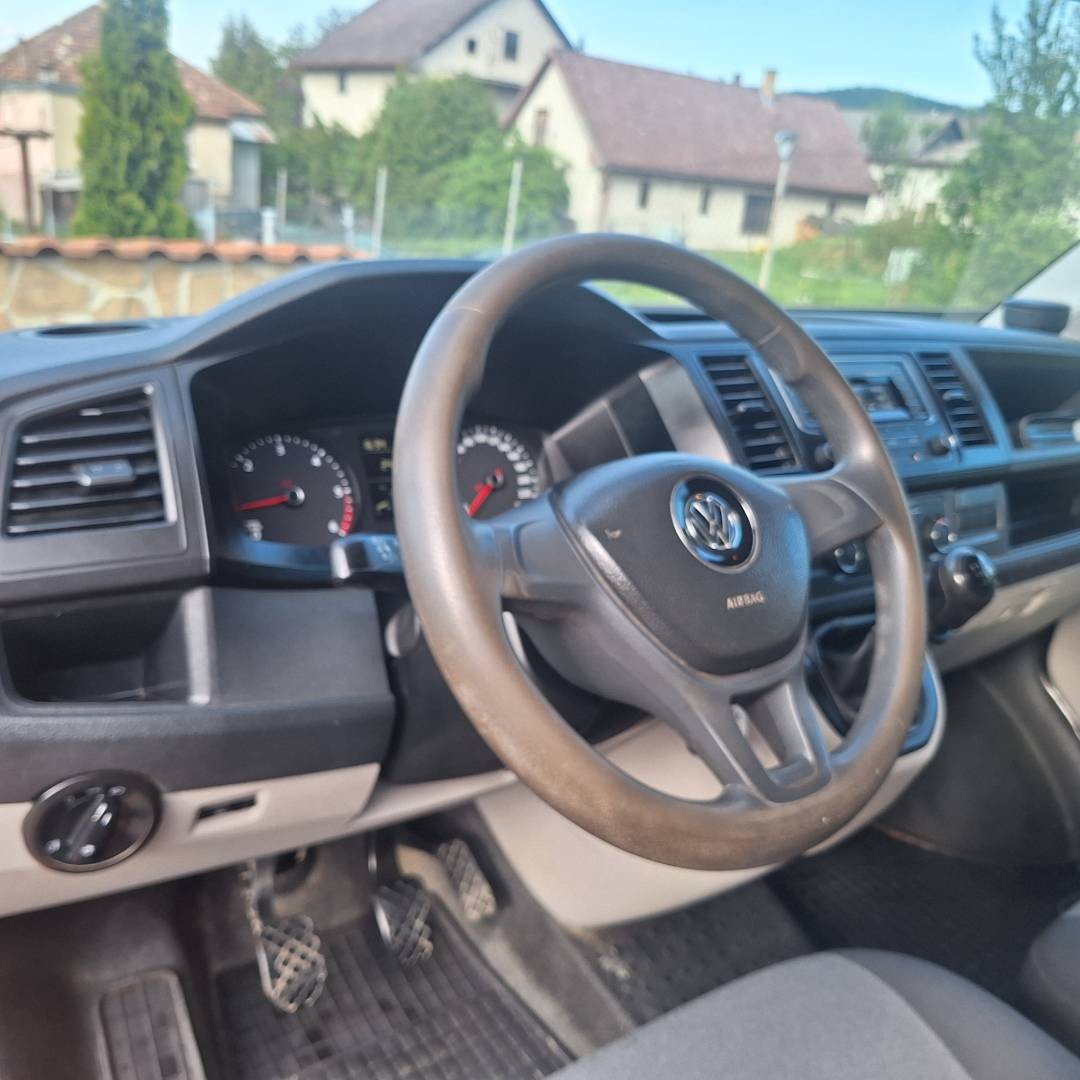 Volkswagen T6 Kombi 2.0 TDI 150k BMT LR 4MOTION 9-Miestné