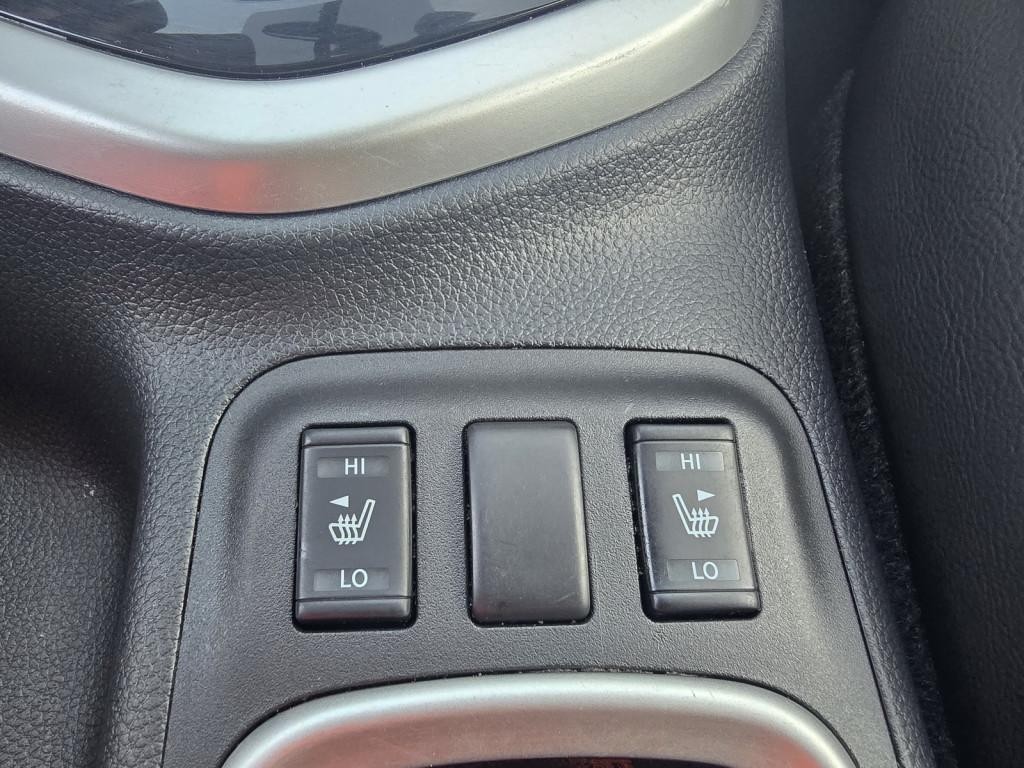Nissan Navara DoubleCab dCi 190 N-Guard A/T 140kW / 190k A7