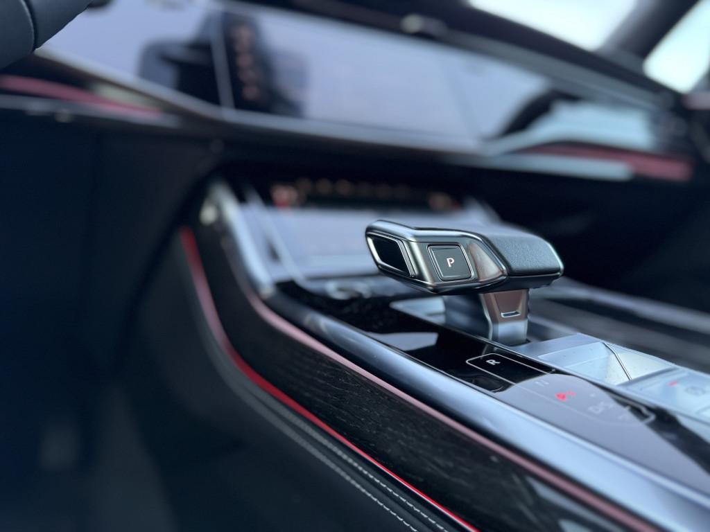 Audi Q7 Krásne AUDI Q7 50 TDI Quattro v TOP konfigurácií v
