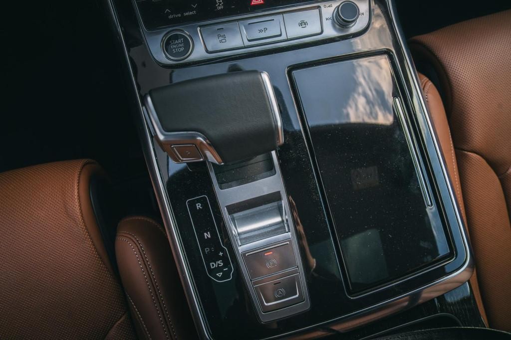 Audi Q7 Krásne AUDI Q7 50 TDI Quattro v TOP konfigurácií v