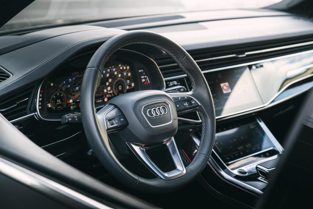 Audi Q7 Krásne AUDI Q7 50 TDI Quattro v TOP konfigurácií v