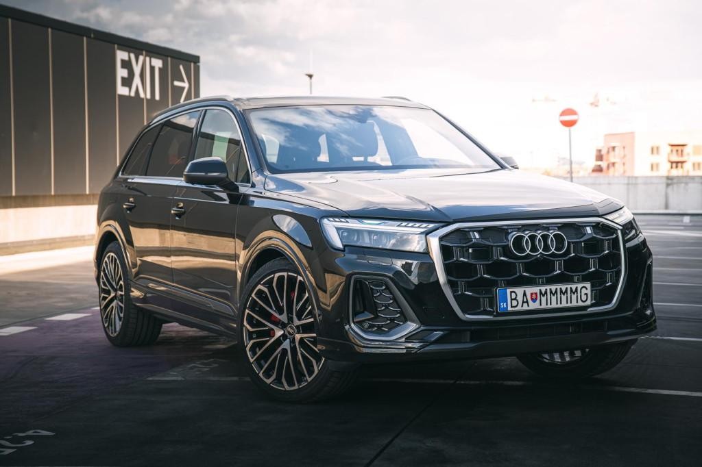 Audi Q7 Krásne AUDI Q7 50 TDI Quattro v TOP konfigurácií v